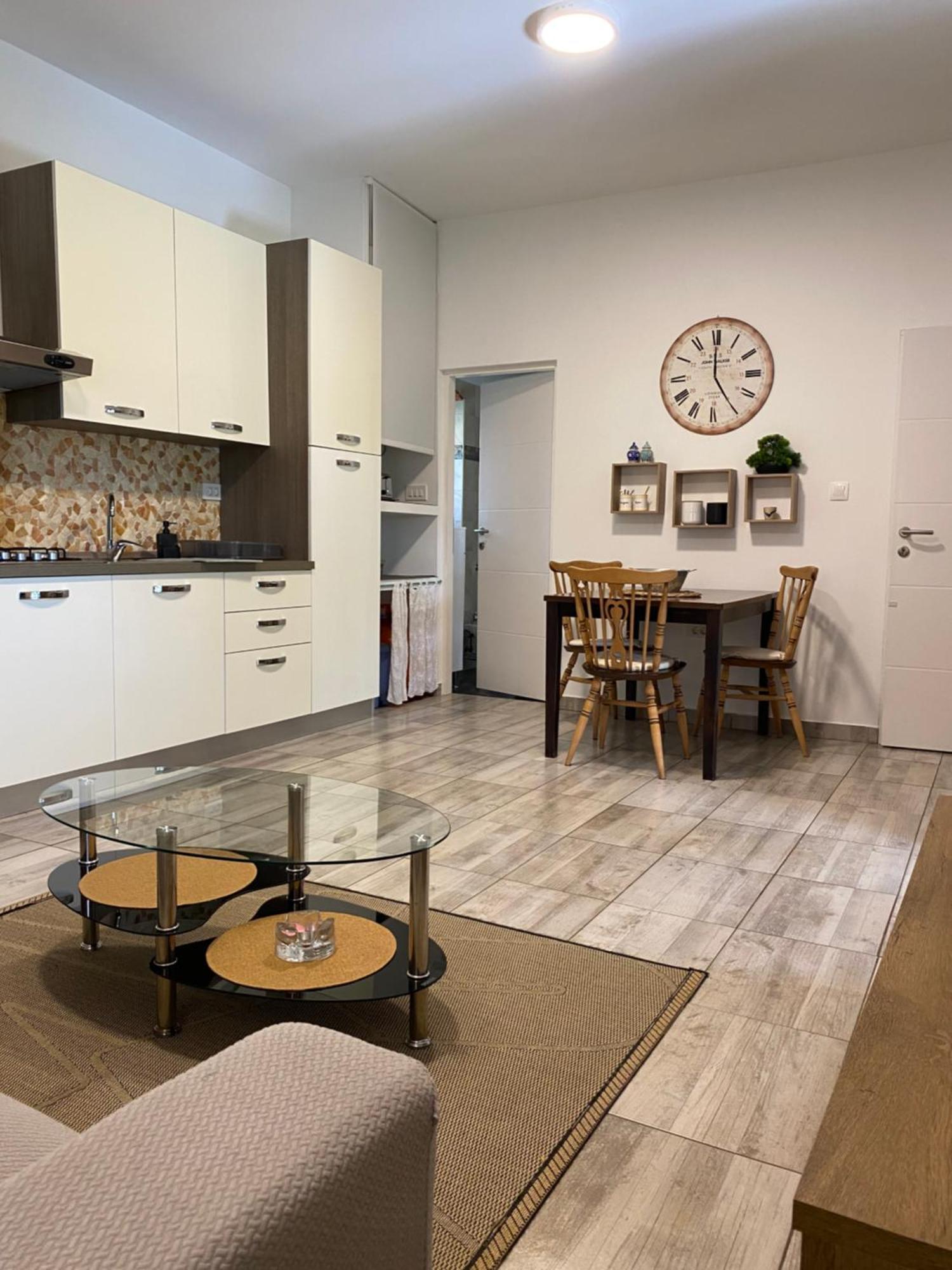 Apartman "Almond House 2" Pula Exteriör bild